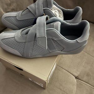 Lacosta Velcro Sneakers